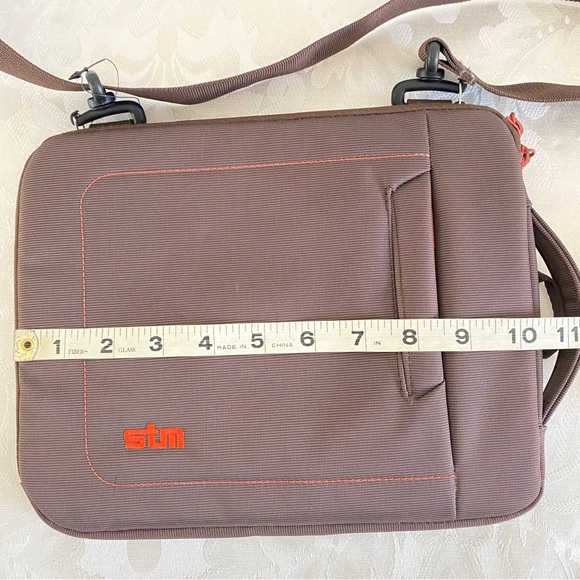 STM I pad case bag for 13" Screens (Small, Chocolate/Orange) - Picture 9 of 9